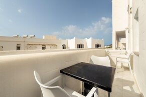 Stratos Studios & Apartments