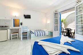 Stratos Studios & Apartments