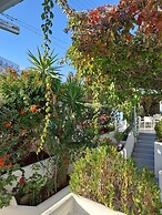 Stratos Studios & Apartments