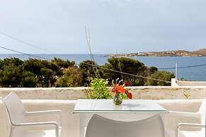 Stratos Studios & Apartments