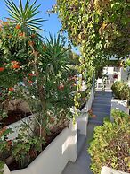 Stratos Studios & Apartments