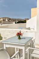 Stratos Studios & Apartments