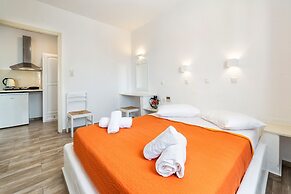 Stratos Studios & Apartments