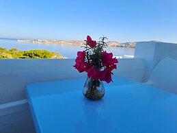 Stratos Studios & Apartments