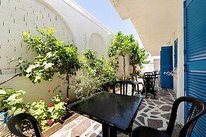 Stratos Studios & Apartments