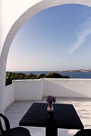 Stratos Studios & Apartments