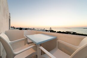 Stratos Studios & Apartments