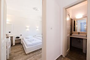 Stratos Studios & Apartments