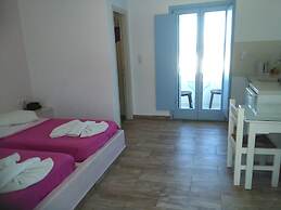 Stratos Studios & Apartments