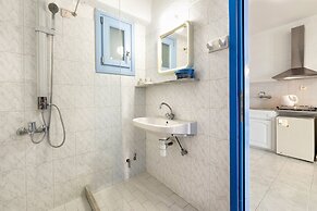 Stratos Studios & Apartments