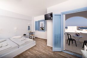 Stratos Studios & Apartments