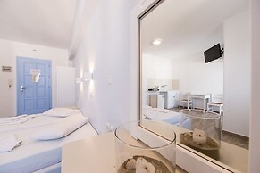 Stratos Studios & Apartments