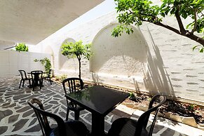 Stratos Studios & Apartments