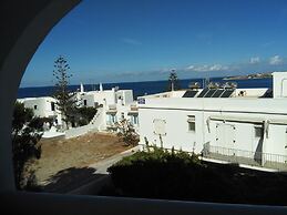 Stratos Studios & Apartments