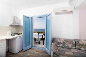 Stratos Studios & Apartments