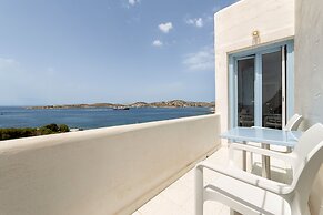 Stratos Studios & Apartments