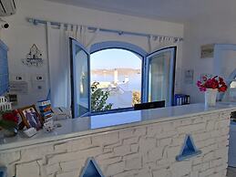 Stratos Studios & Apartments