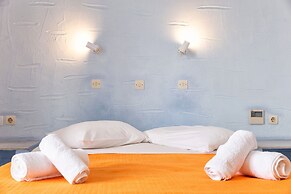 Stratos Studios & Apartments