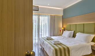 Leonidas Hotel & Apartments