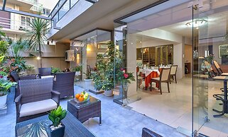 Leonidas Hotel & Apartments