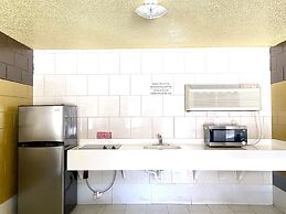 Savannah Inn and Suites