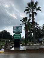 Savannah Inn and Suites