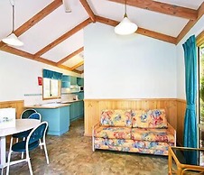 Gateway Lifestyle Lorikeet