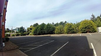 Palace Inn Suites Lincoln City