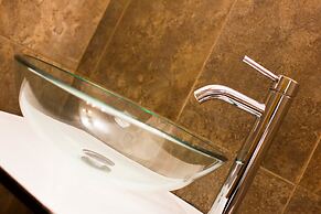 Charlies Place Hotel & Spa