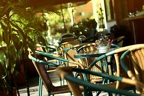 Charlies Place Hotel & Spa