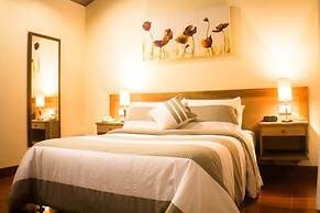 Charlies Place Hotel & Spa