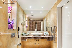 Elinotel Apolamare Hotel