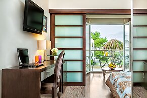 Elinotel Apolamare Hotel