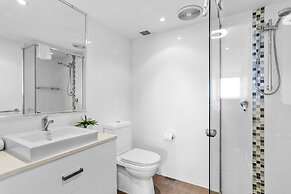 Breakers North Absolute Beachfront Apartments