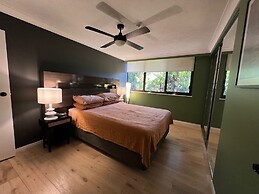 Breakers North Absolute Beachfront Apartments