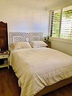 Breakers North Absolute Beachfront Apartments