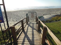 Breakers North Absolute Beachfront Apartments