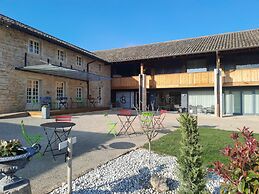 Le Chateau De Besseuil