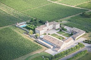 Le Chateau De Besseuil