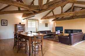 Le Chateau De Besseuil