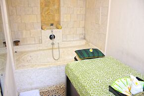 The Lokha Legian Resort & Spa