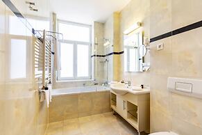 Hotel Kvarner Palace