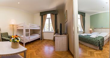 Hotel Kvarner Palace