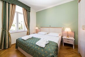 Hotel Kvarner Palace