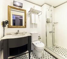 Raymond Hotel Old City