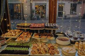Raymond Hotel Old City