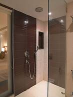 Royal Orchid Central Grazia