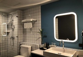 Evergreen Place Siam by UHG