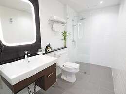 Evergreen Place Siam by UHG