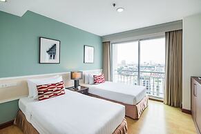 Evergreen Place Siam by UHG